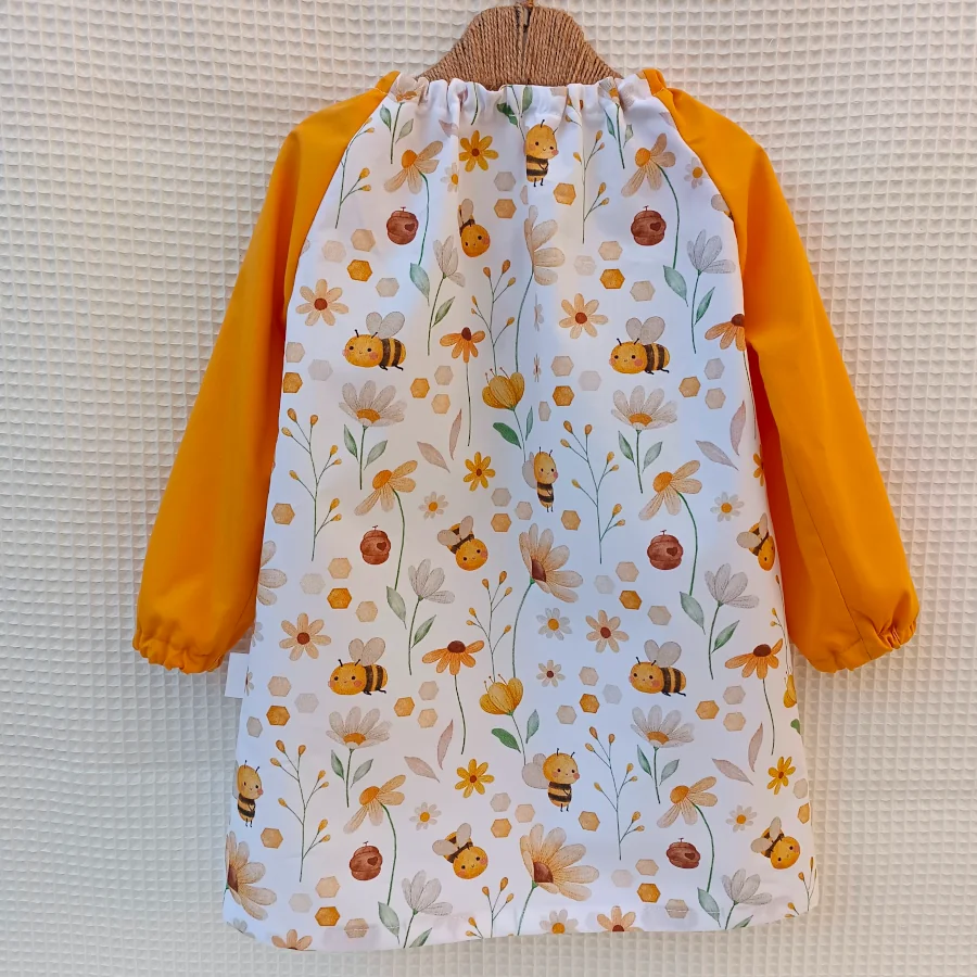 babi bata de guarderia abejas parte trasera