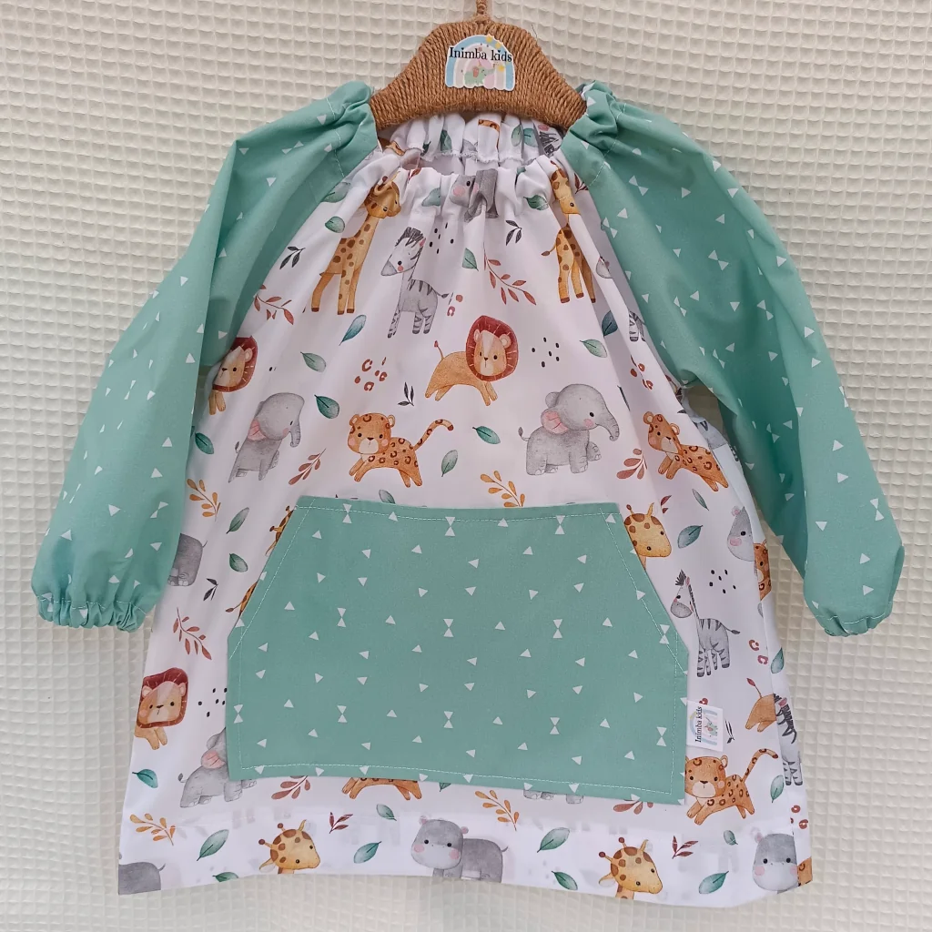 Bata guardería artesanal hecha a mano handmade animales de la selva