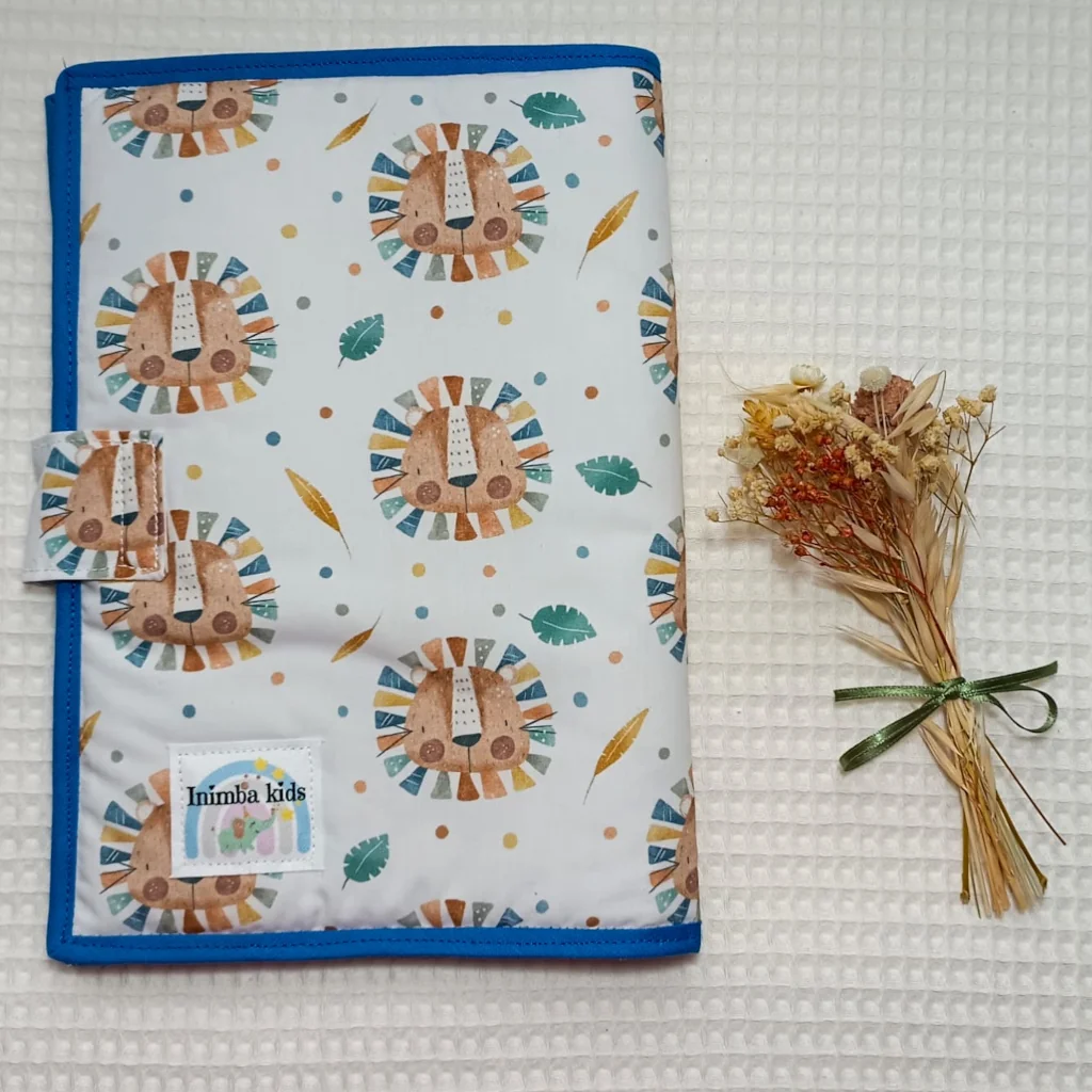 Carpeta artesanal hecho a mano personalizado handmade porta documentos cabezas león contra portada