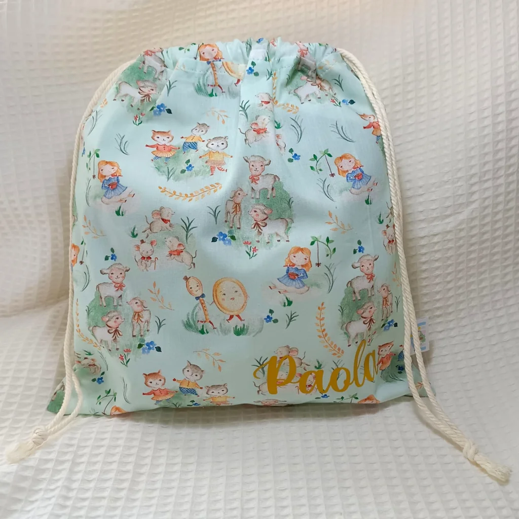 Bolsa artesanal hecha a mano personalizada handmade ovejitas y motivos campestres rellena