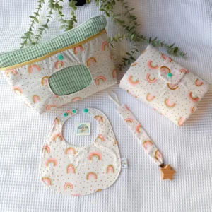 Canastilla bebe artesanal personalizada hecha a mano handmade Pañalera Cambiador pañal Babero y Chupetero