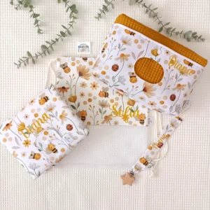 Canastilla bebe artesanal hecha a mano personalizada nombre handmade abejas y flores