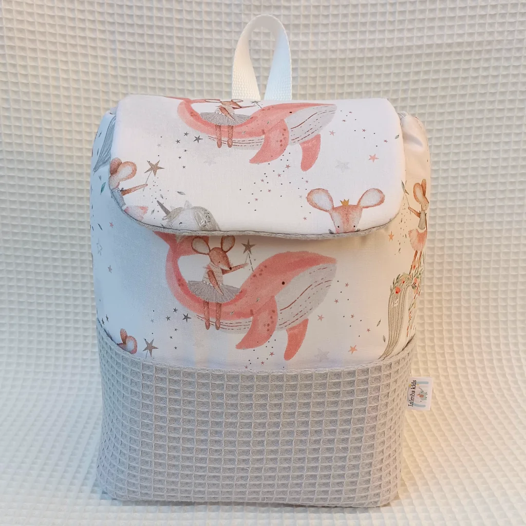 Mochila artesanal guardería hecha a mano handmade caballos ballenas diseño 2
