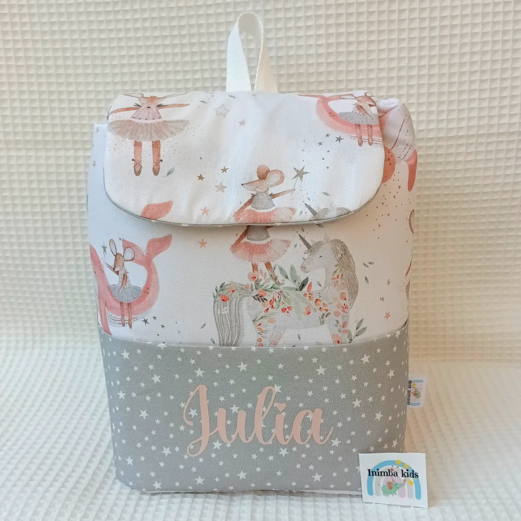 Mochila artesanal guardería hecha a mano handmade caballos ballenas con nombre Julia