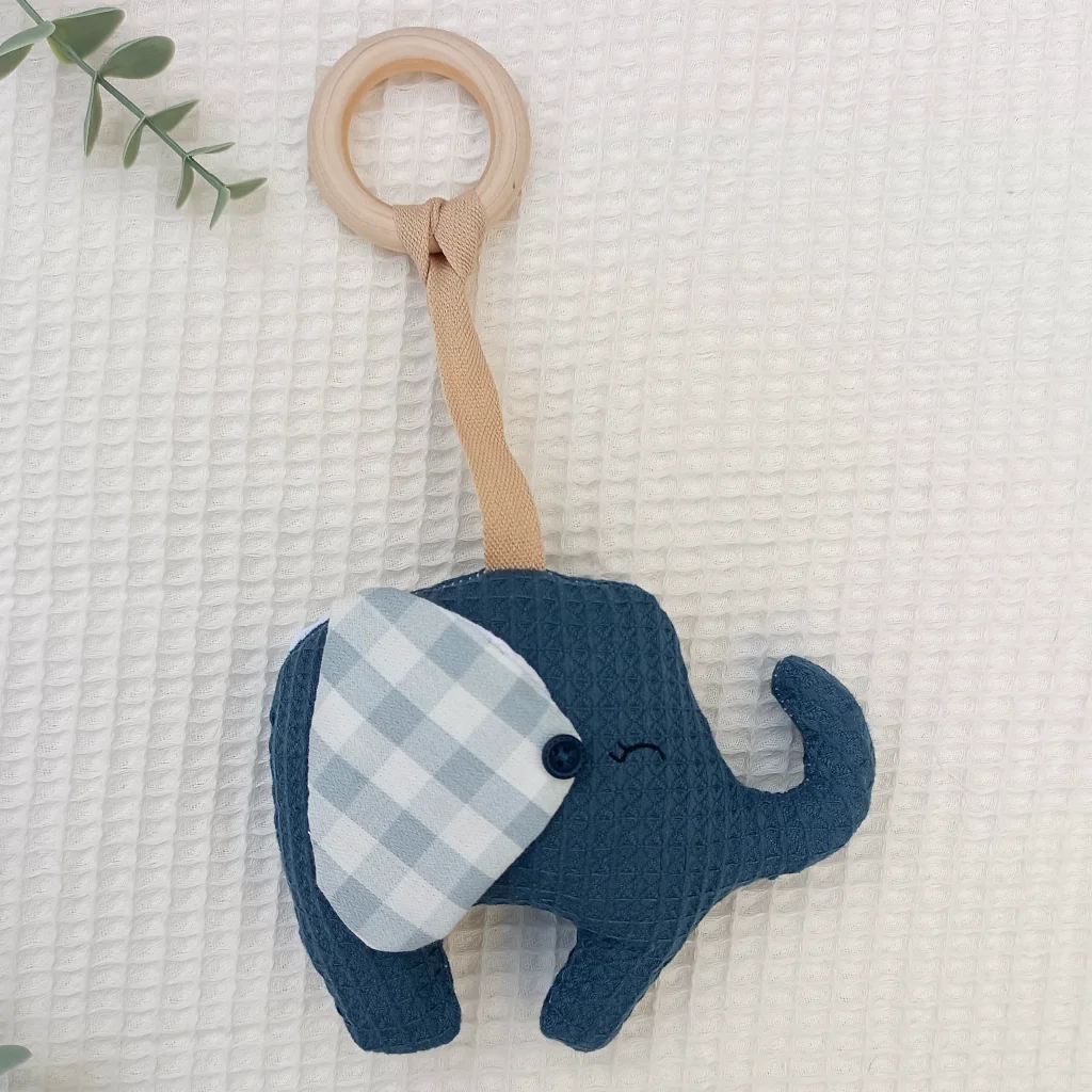 sonajero bebe mordedor sensoriales artesanal personalizado hecho a mano handmade elefante azul