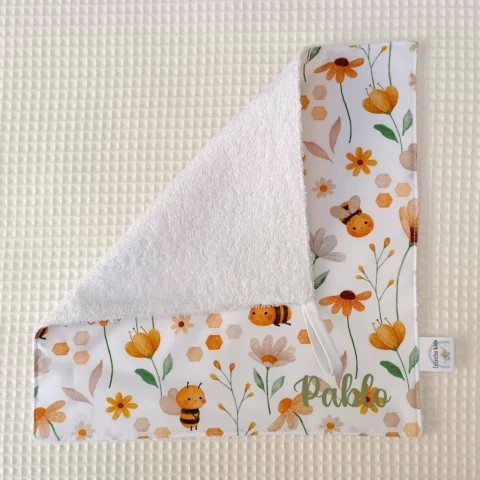 toallas bebe artesanales hechas a mano personalizadas handmade abejas y flores absorbentes